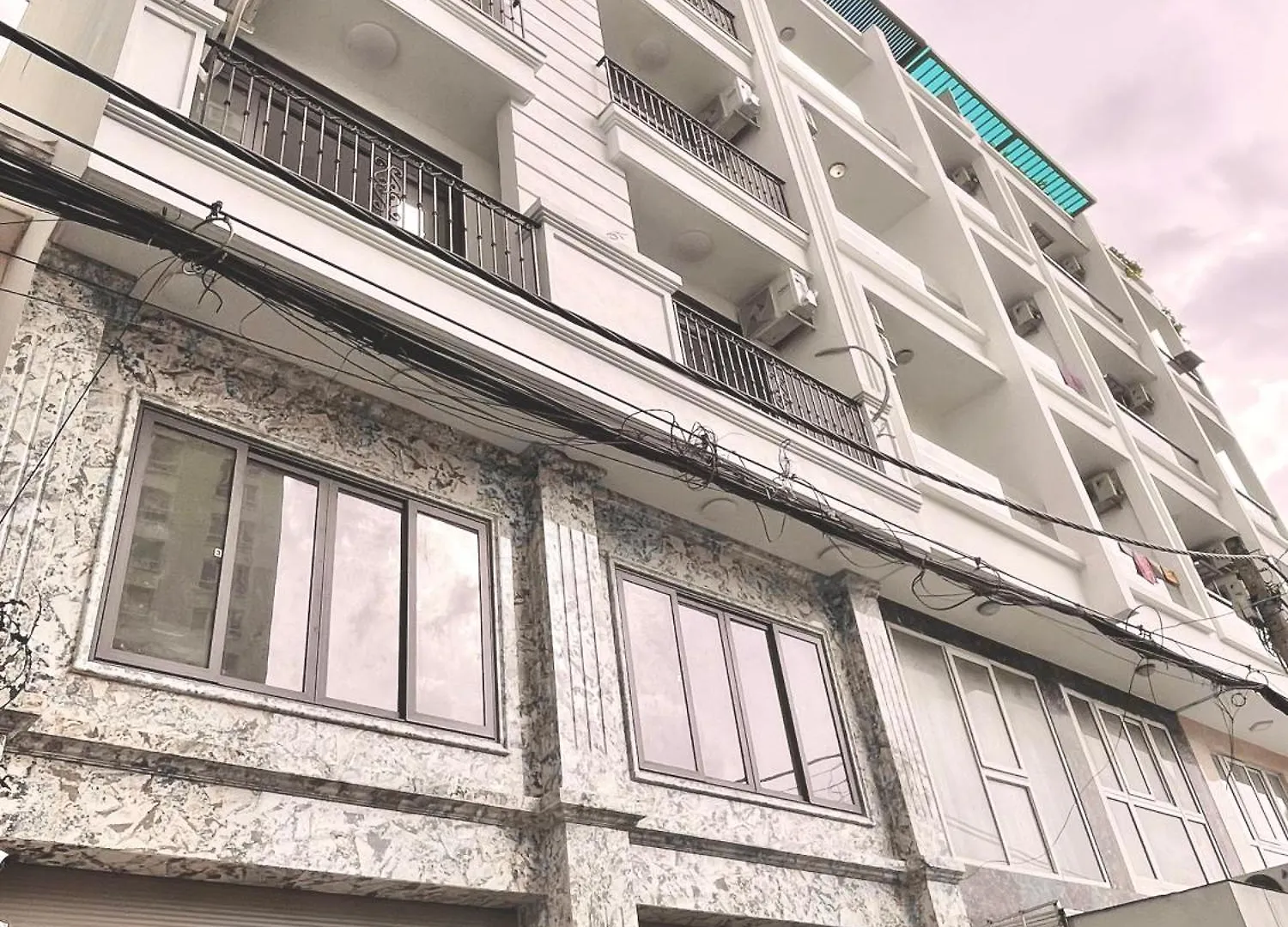 Apartment 403 Spacious & Modern 1 Bedroom W Balcony City View Ho Chi Minh City Vietnam